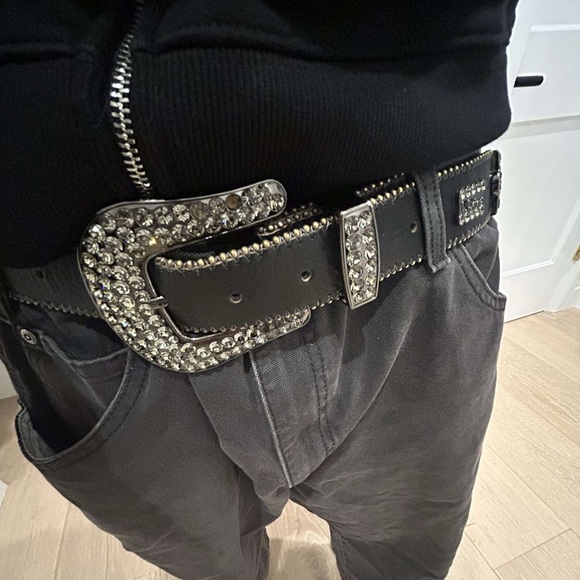 Bb Simon Belt On Waist Bb Simon Belt